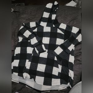 LuLaRoe 3xl Amber long sleeve hooded tshirt black and white buffalo plaid